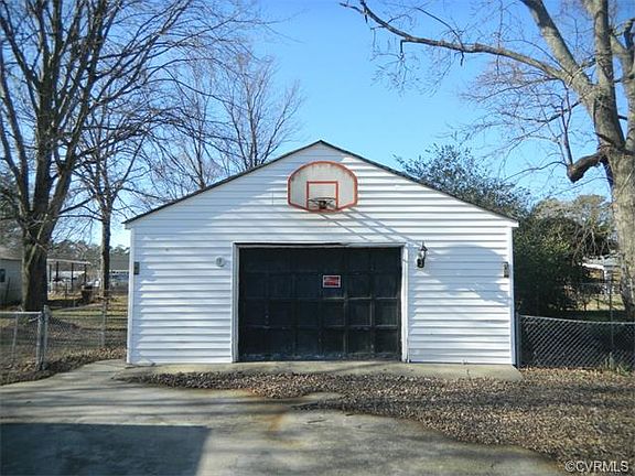 2nd image of 4831 Oakleys Ln