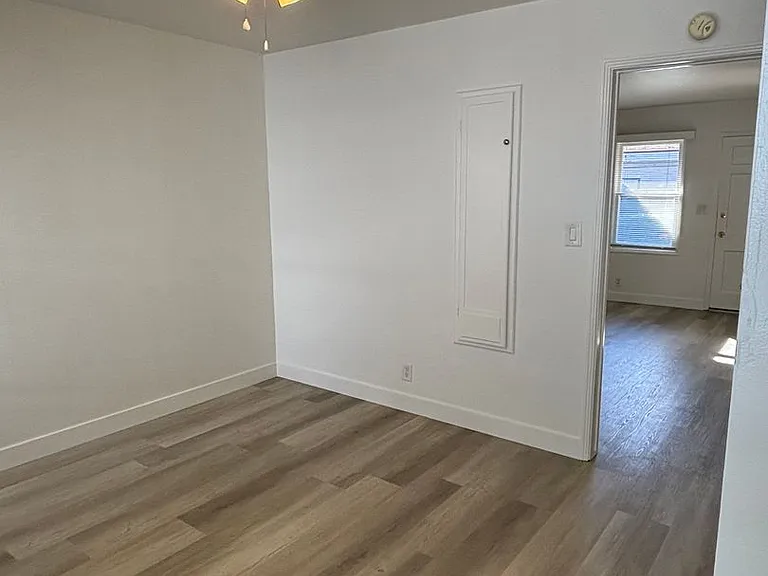 915 Freeman Ave. — Photo 11