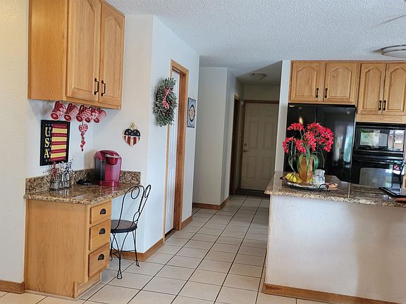 5th image of 2563 Desert Hills Dr