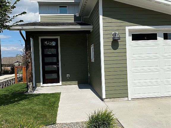 2nd image of 5425 Vermeer Ln