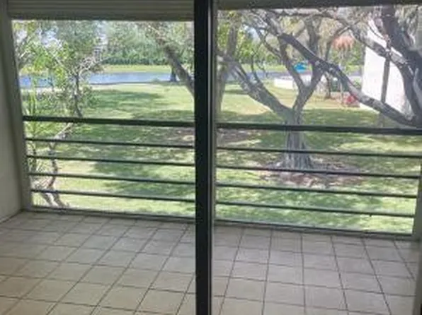 2318 S Cypress Bend Drive #223, Pompano Beach, FL 33069