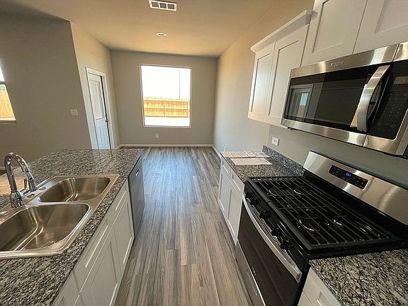 3rd image of 1801 Beckwood Pl