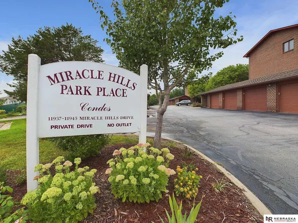 11937 Miracle Hills Dr, Omaha, NE 68154