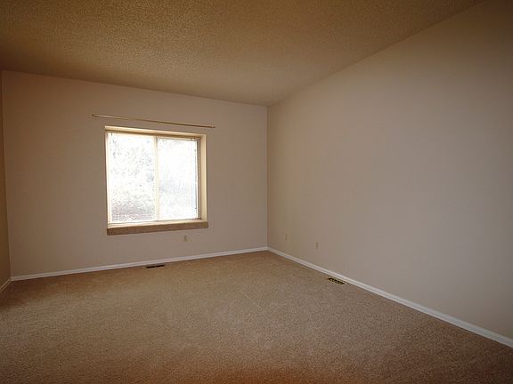 4th image of 5068 Sunsuite Trl