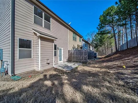 3rd image of 226 Bobbie Way