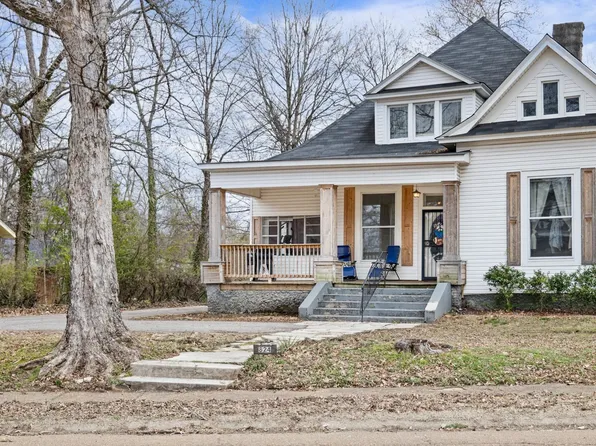 824 S Main St, Covington, TN 38019