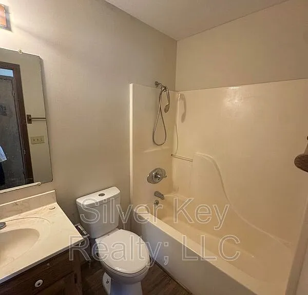 1906 N Jackson St — Photo 10