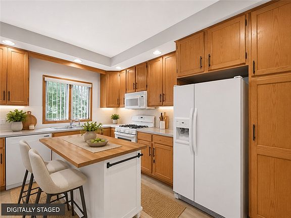 3rd image of 68 Kron St