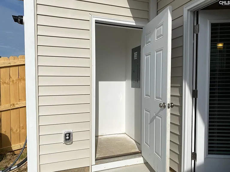 220 Bluewing Dr — Photo 8