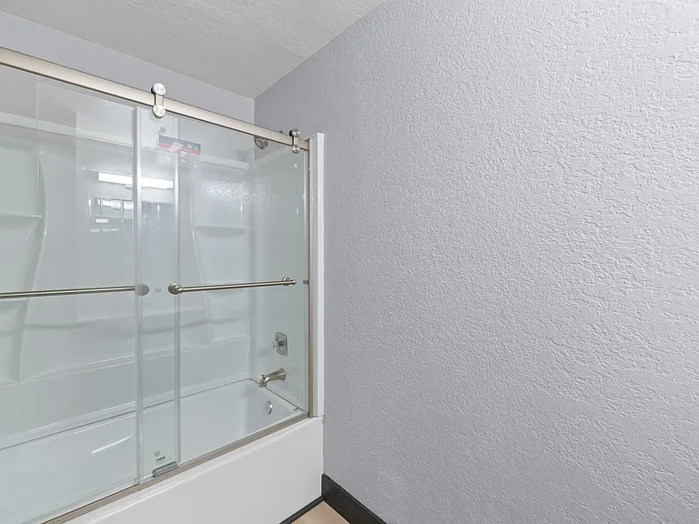 2822 N Auburn Ct #112 — Photo 11