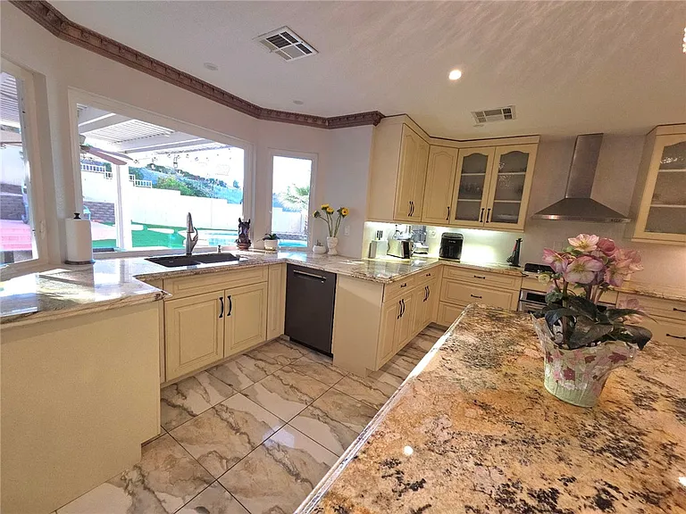 7824 Emerald Harbor Ct — Photo 4
