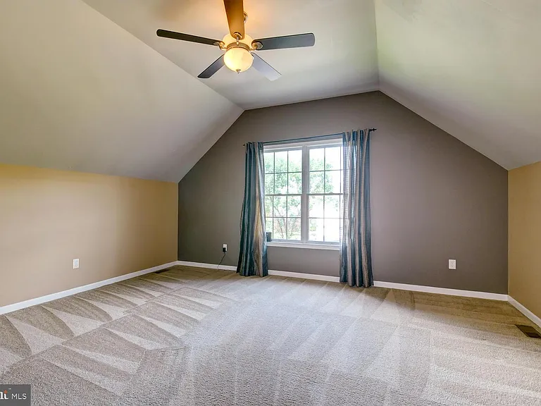 45 Lockwood Dr — Photo 39
