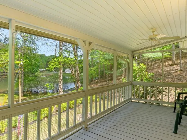 587 Lakeside Cir, Franklin, NC 28734