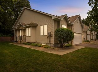 815 Wescott Sq, Eagan, MN 55123