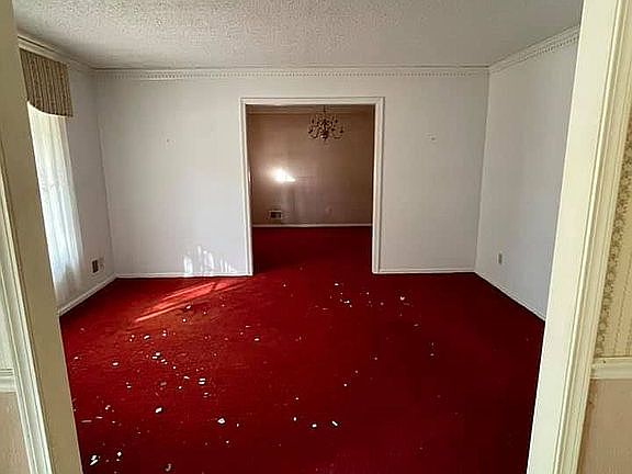 2nd image of 1421 Creekview Dr