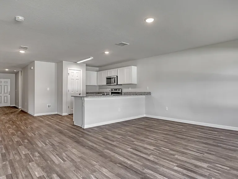 511 J A Bombardier Blvd SW — Photo 3