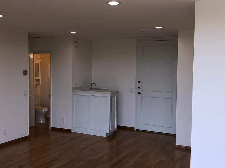 100 S Doheny Dr #523 — Photo 44