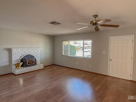 4th image of 5104 Lowen Ave