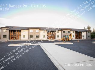665 E Badger Rd #105, Lynden, WA 98264