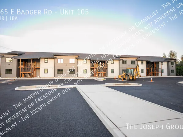 665 E Badger Rd #105, Lynden, WA 98264