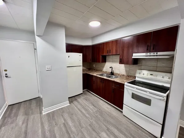 471 Tecumseh Rd W Unit 101, Windsor, ON N8X 1G8