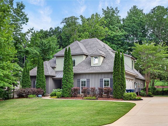 2nd image of 1569 Club Creek Dr