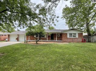 504 Rustic Rd, Hutchinson, KS 67502