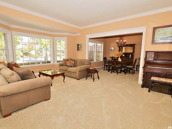 4th image of 151 Tomlinson Dr