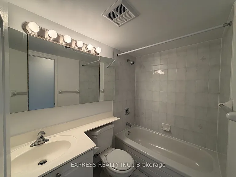 942 Yonge St #212 — Photo 10