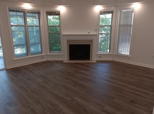 5565 Seminary Rd APT 413, Falls Church, VA 22041