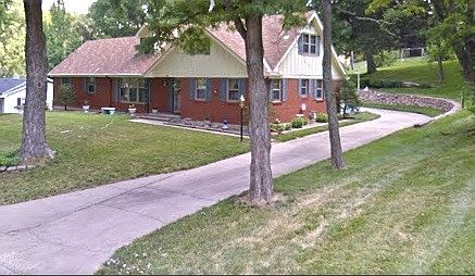 4th image of 60 Maple Dr