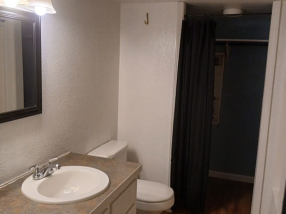 3rd image of 605 W 2nd St #1