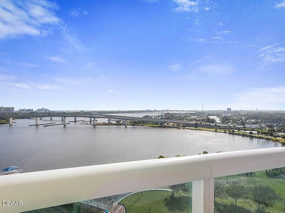 5th image of 231 Riverside Dr Unit 1203