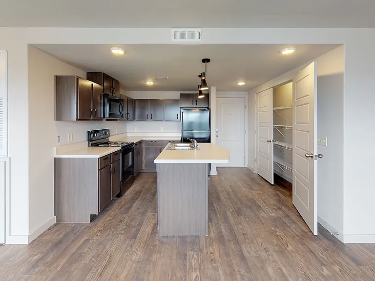 1050 Spencer St #35 — Photo 7