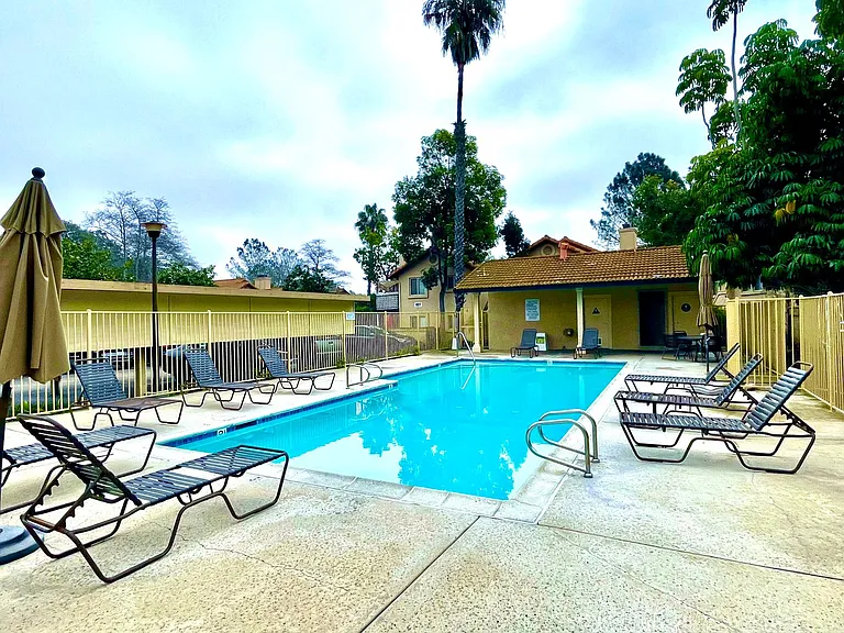 11329 Avenida De Los Lobos #G — Photo 32