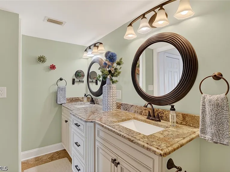 1900 Virginia Ave #802 — Photo 20