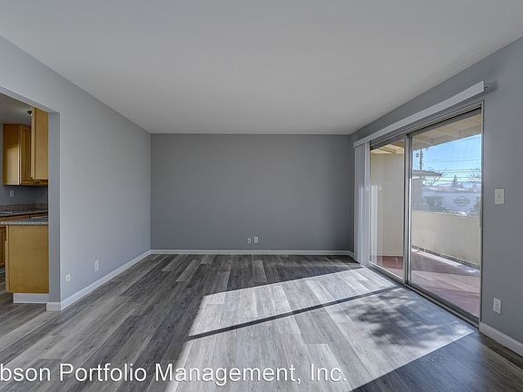 5th image of 401 Studio Cir APT 6