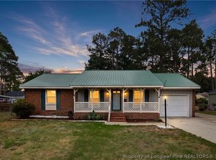 547 Farmview Dr, Fayetteville, NC 28311