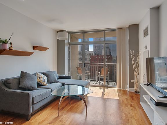 2nd image of 600 N Dearborn St APT 1406