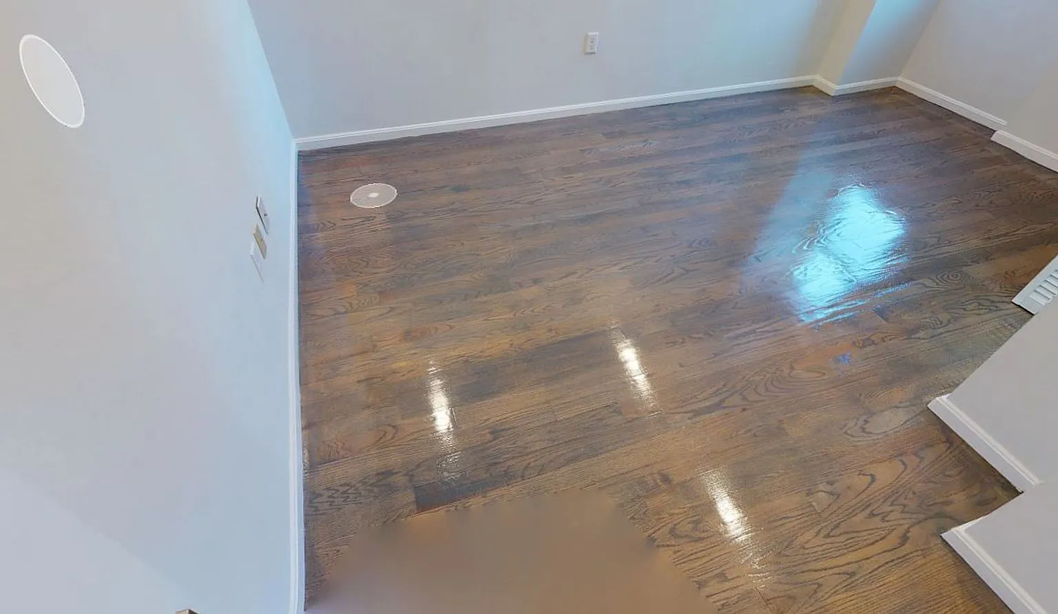 3 Bedroom- No broker Fee — Photo 2