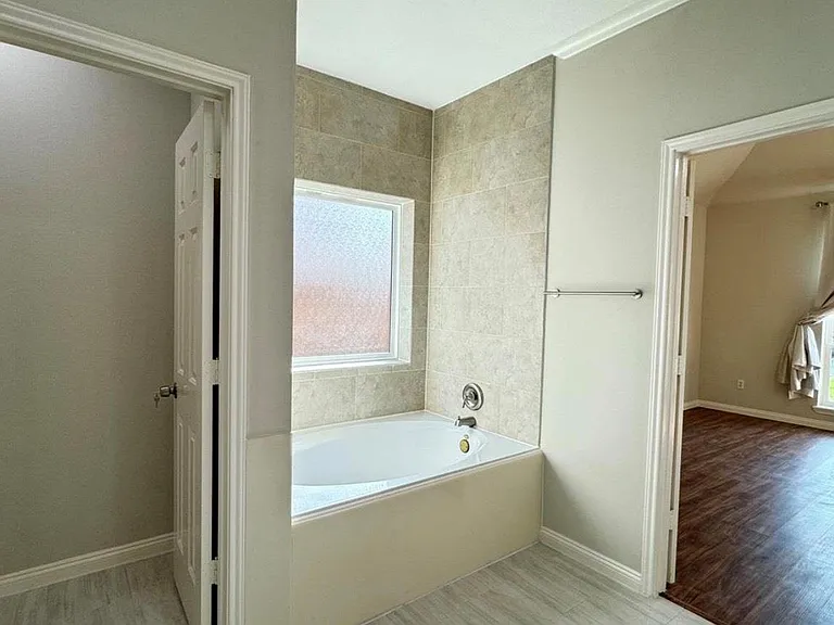 5015 Cottonglen Ct — Photo 15