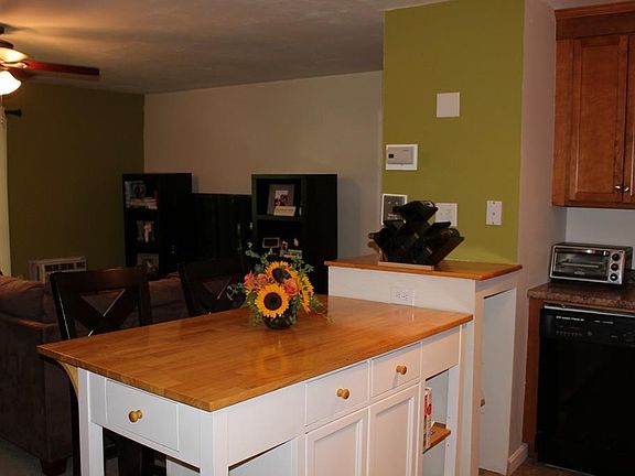 2nd image of 19 Chapel Hill Dr APT 8