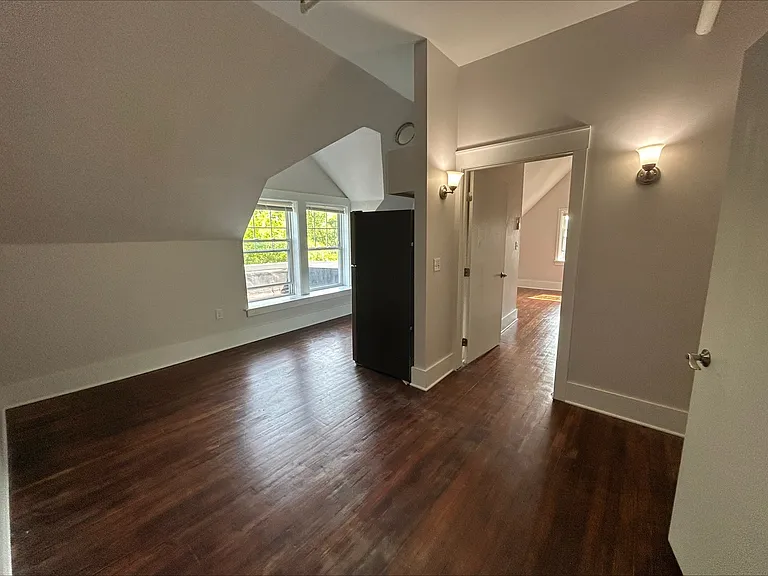 139 Troup St #305 — Photo 2