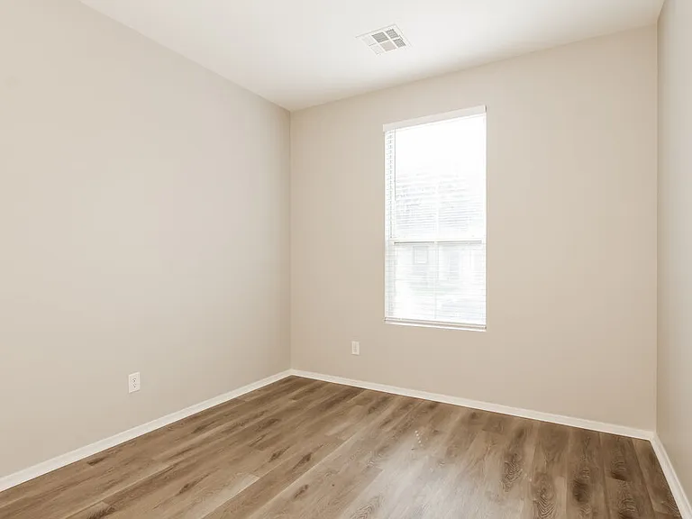 1626 E Aspen Ave — Photo 16