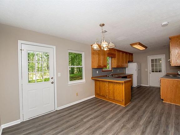 5th image of 3308 Mansfield Ln