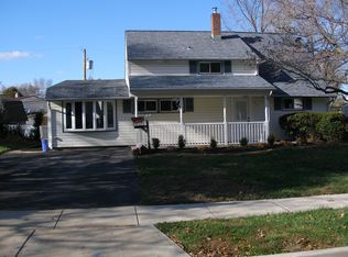 59 Roundwood Ln, Levittown, PA