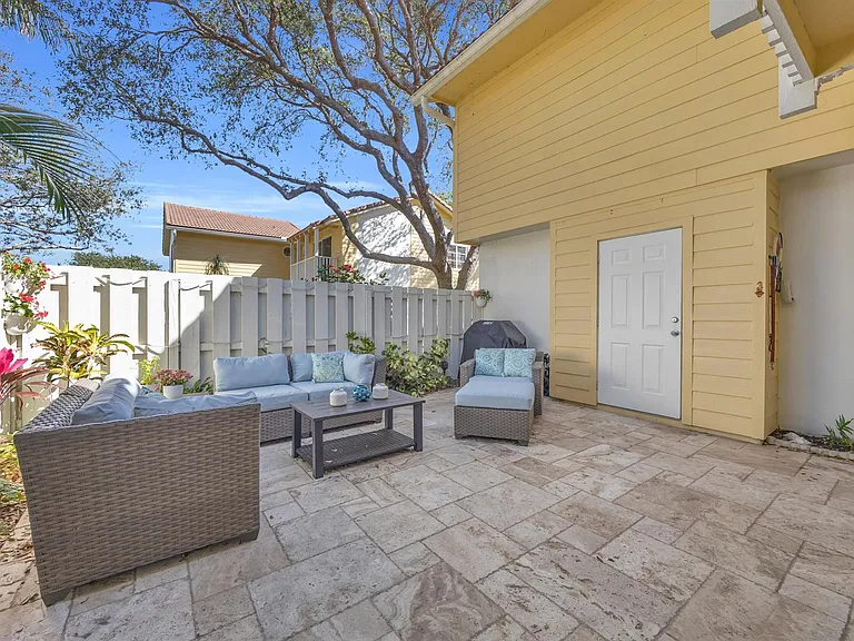 234 Seabreeze Cir — Photo 22