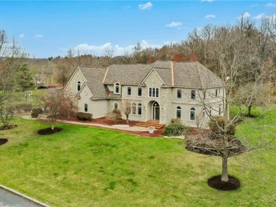 2426 Southmoore Dr, Bath, PA, 18014