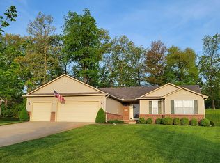 3439 N Quarry Creek Dr, White Lake, MI 48383