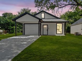 705 E Hanna St, Denison, TX 75021